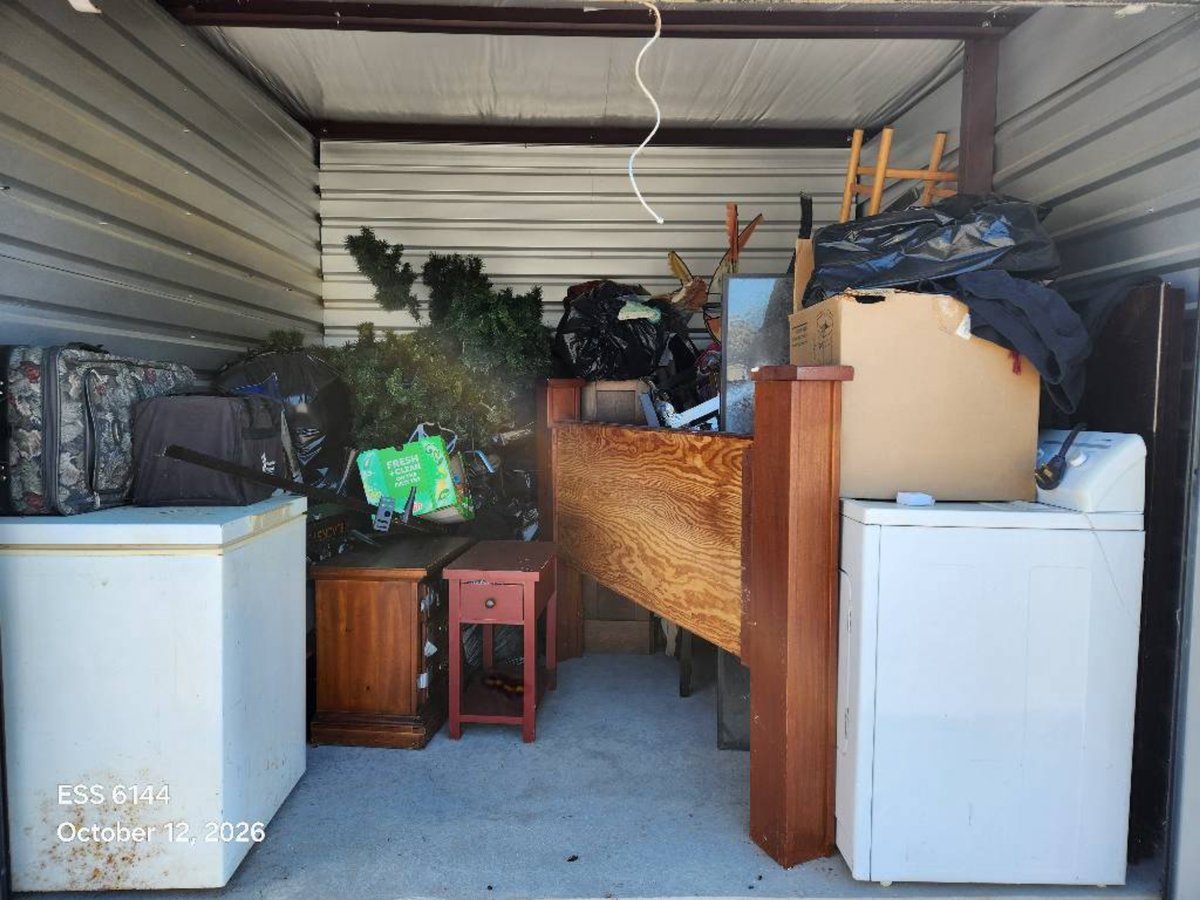 10 x 10 storage unit in Florence, SC