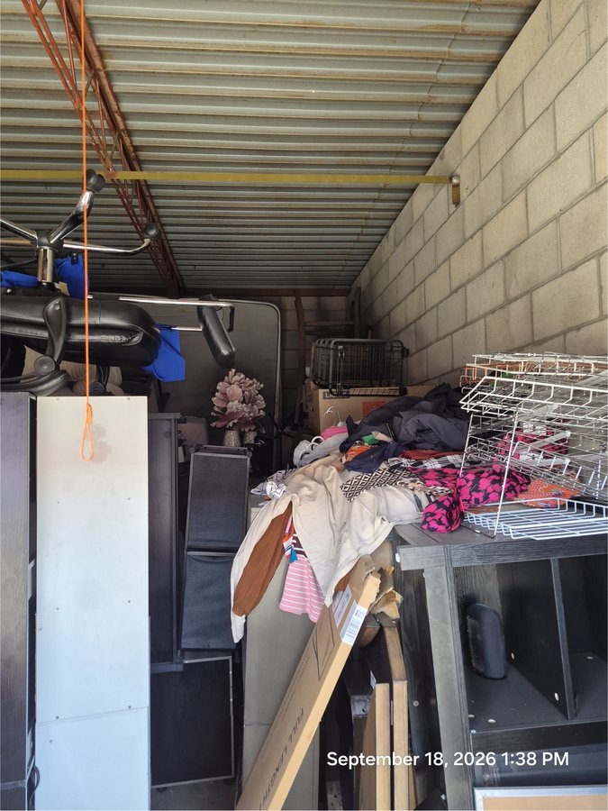 10 x 20 storage unit in Fresno, CA