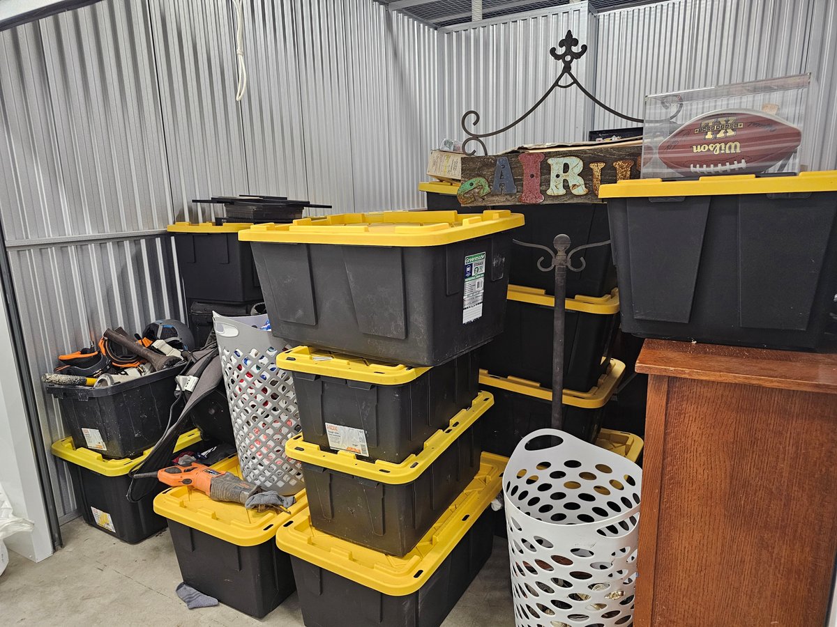 10 x 14 storage unit in Stanwood, WA