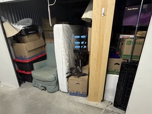 10 x 15 storage unit in Hamden, CT