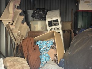 5 x 10 storage unit in Fresno, CA