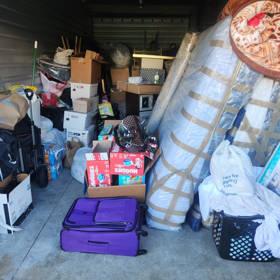 10 x 25 storage unit in Kent, WA