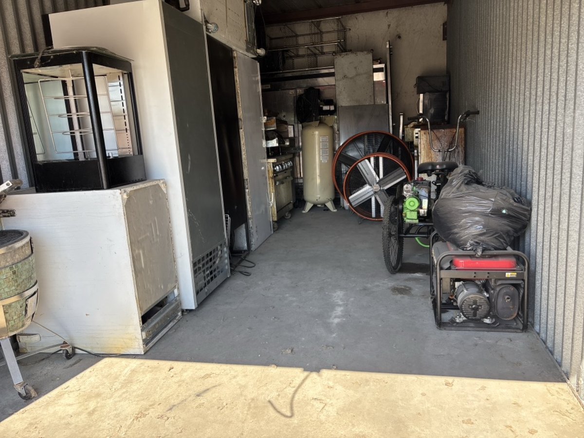 10 x 25 storage unit in St Louis, MO
