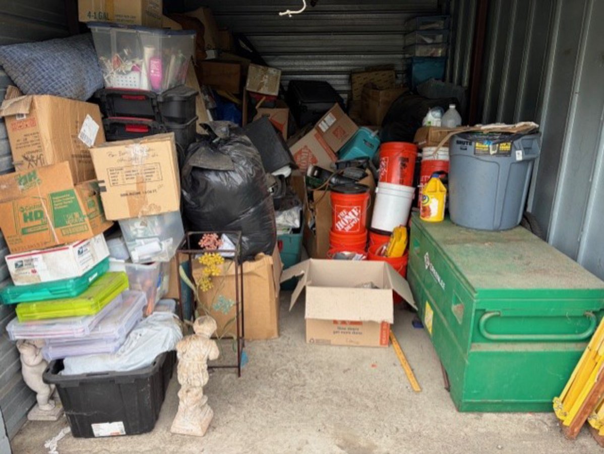 10 x 15 storage unit in Ventura, CA