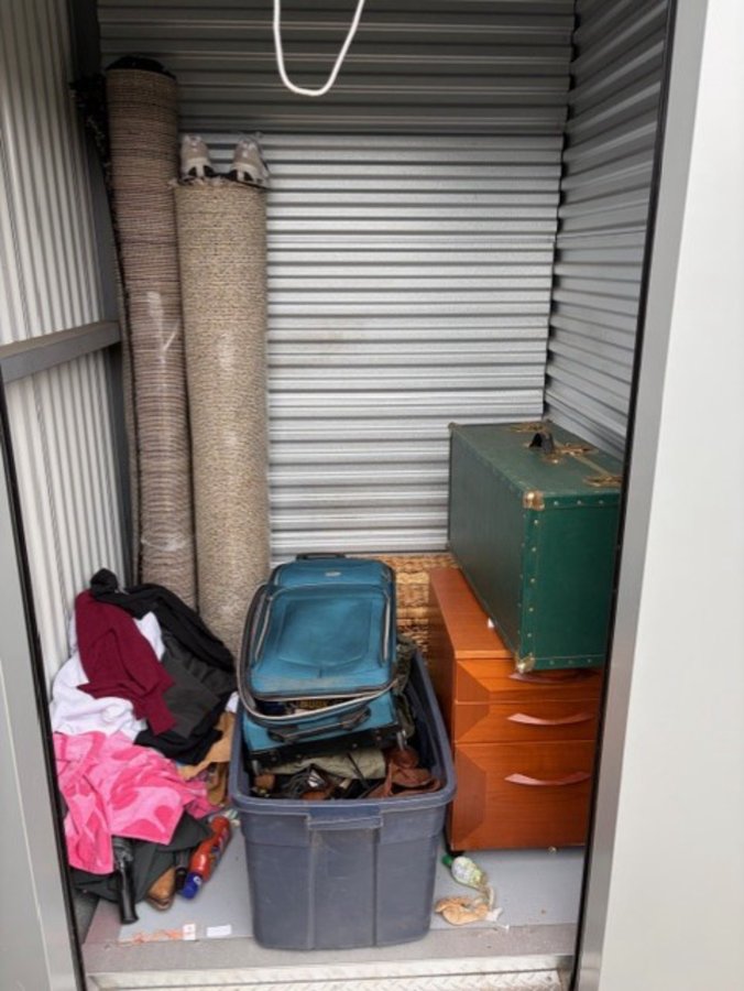 5 x 5 storage unit in Ventura, CA