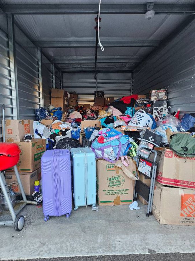 10 x 20 storage unit in Vista, CA