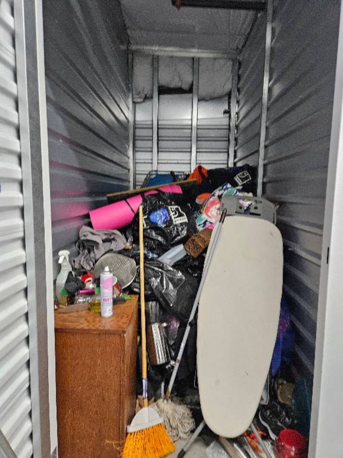 5 x 10 storage unit in Vista, CA