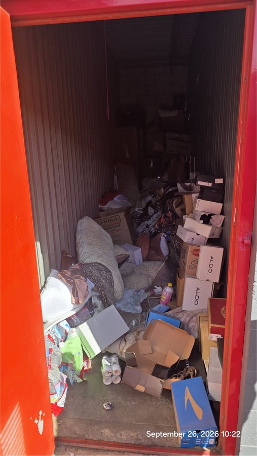 5 x 20 storage unit in Fresno, CA