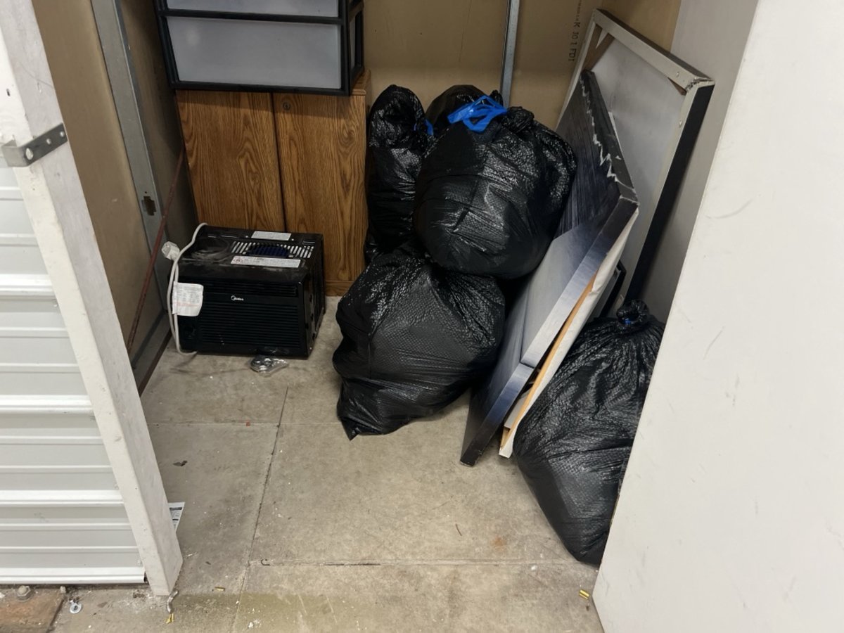5 x 5 storage unit in Milwaukee, WI