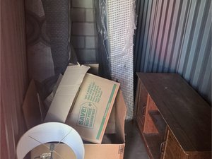 5 x 10 storage unit in Fresno, CA