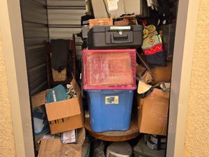 5 x 5 storage unit in Vista, CA