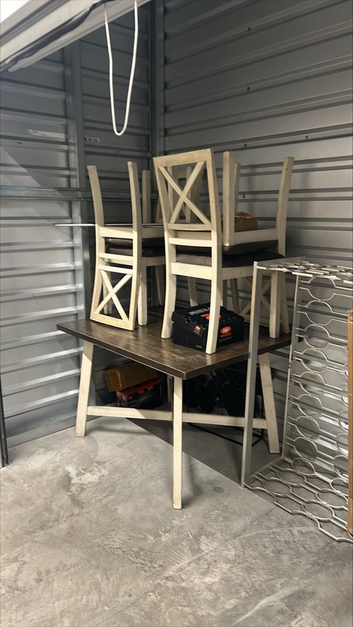 5 x 10 storage unit in Torrance, CA