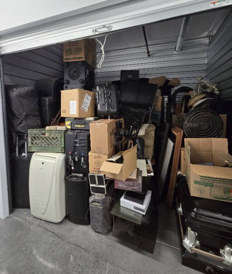 10 x 10 storage unit in Mesa, AZ