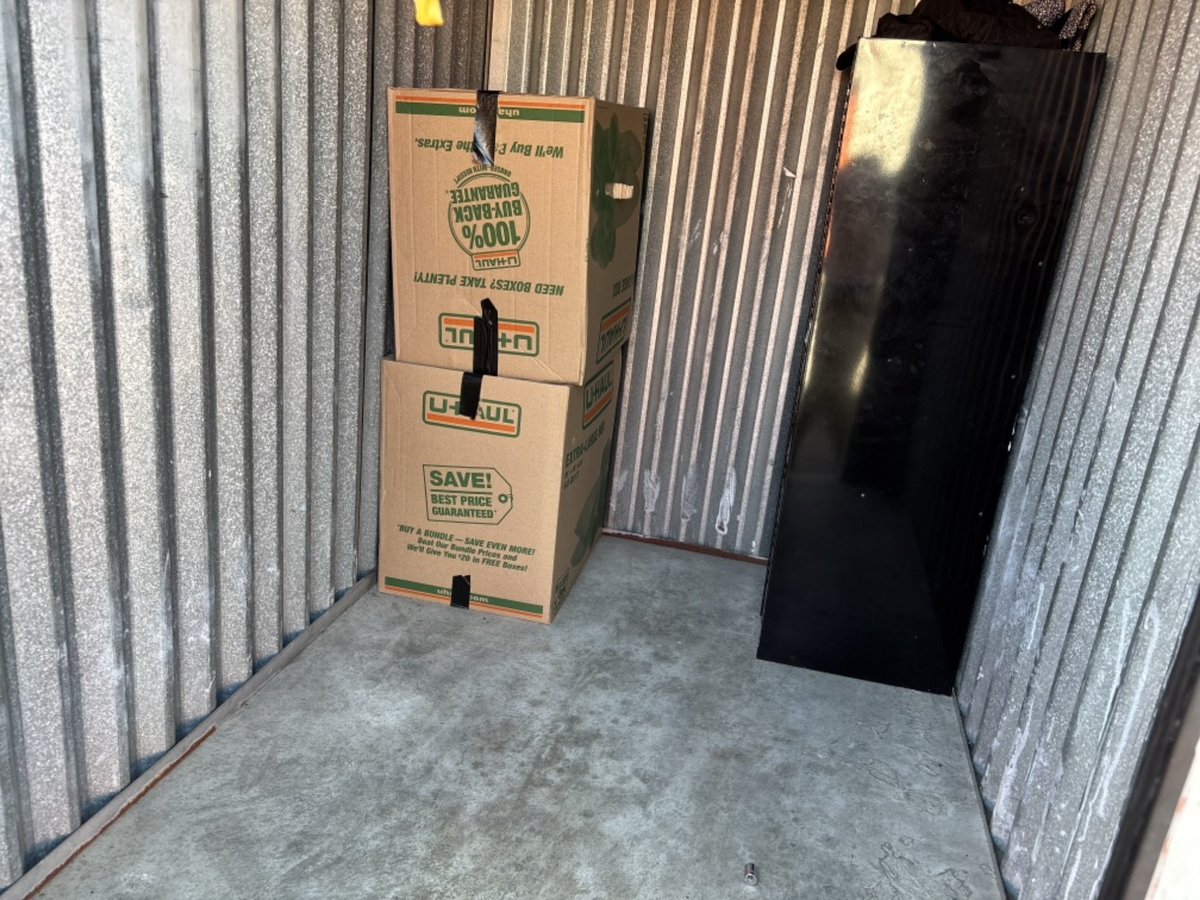 5 x 10 storage unit in St Louis, MO