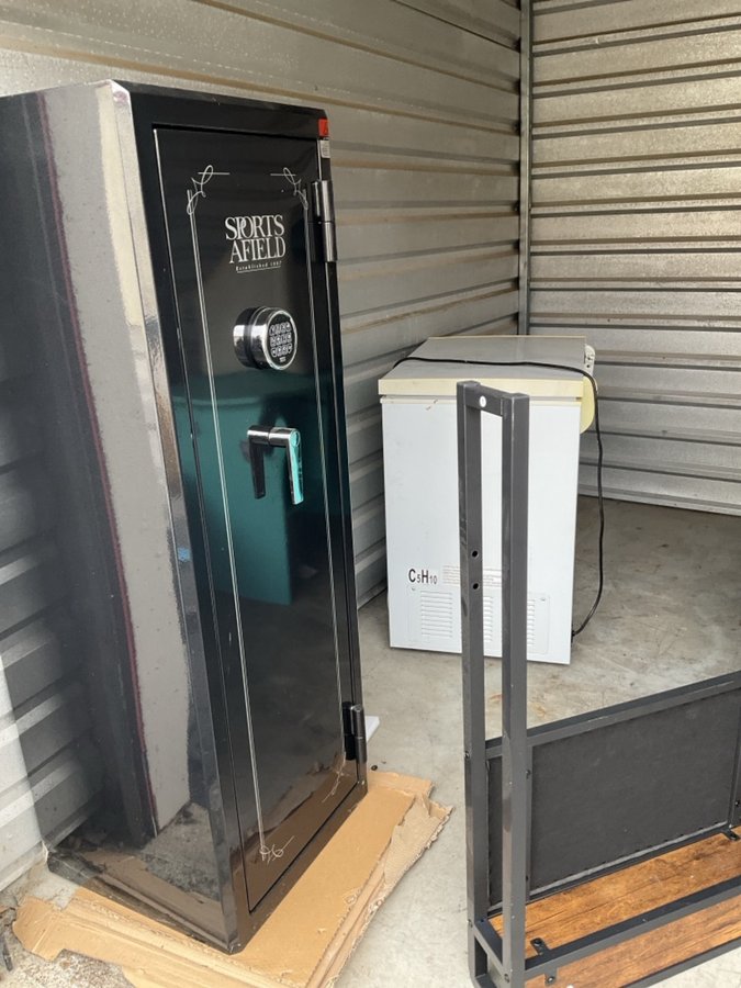 10 x 10 storage unit in Indianapolis, IN