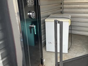10 x 10 storage unit in Indianapolis, IN