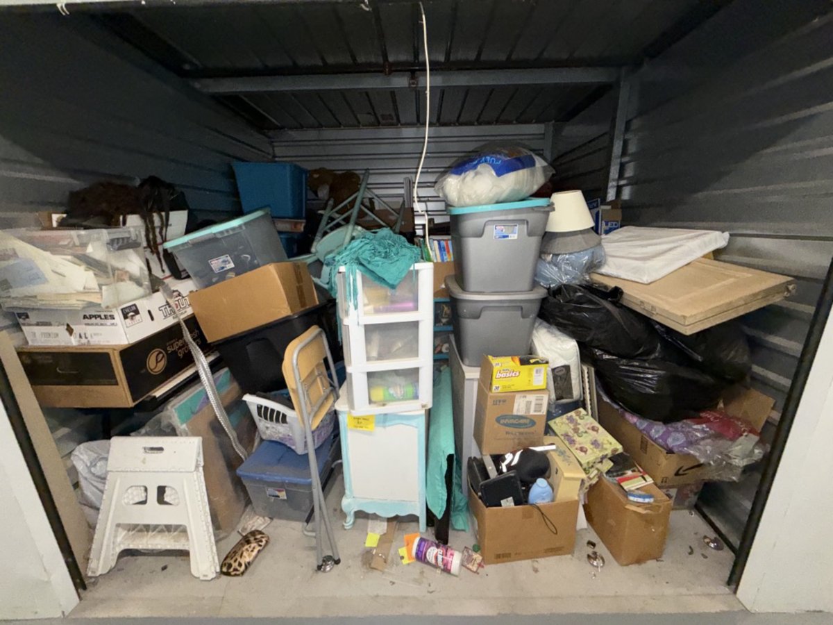 10 x 10 storage unit in Moorpark, CA