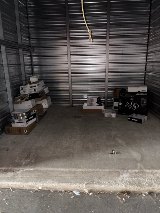10 x 10 storage unit in Brown Deer, WI