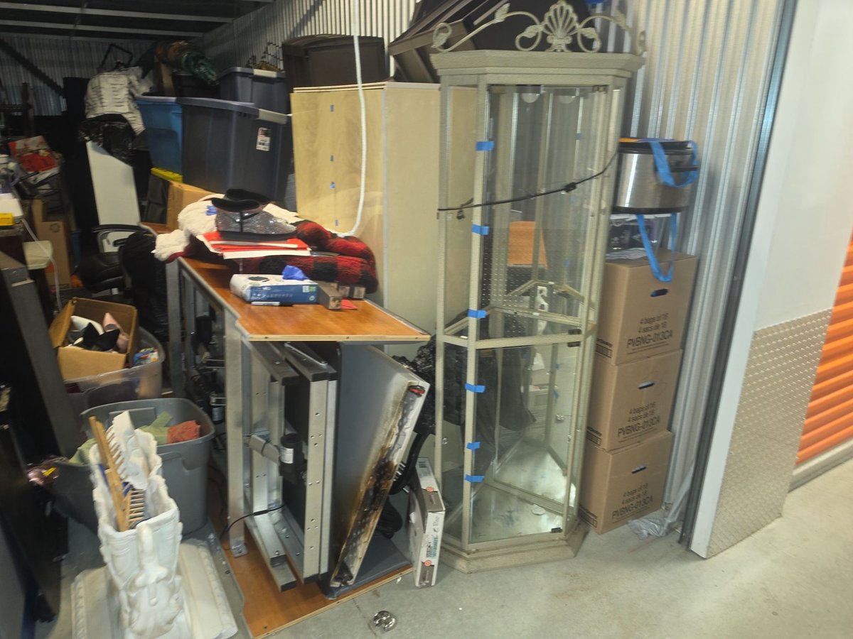 10 x 30 storage unit in East Hartford, CT