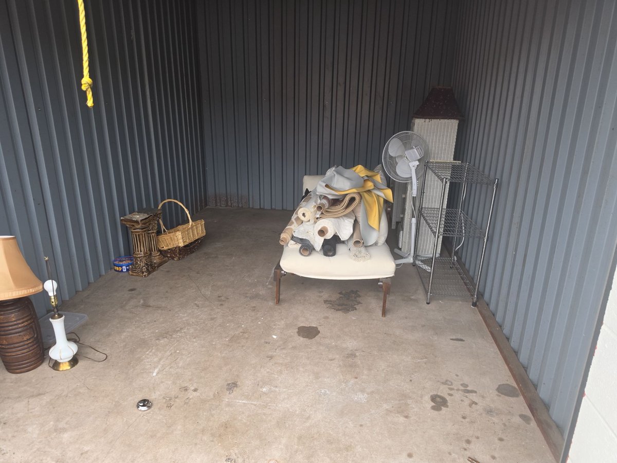 10 x 15 storage unit in East Hartford, CT