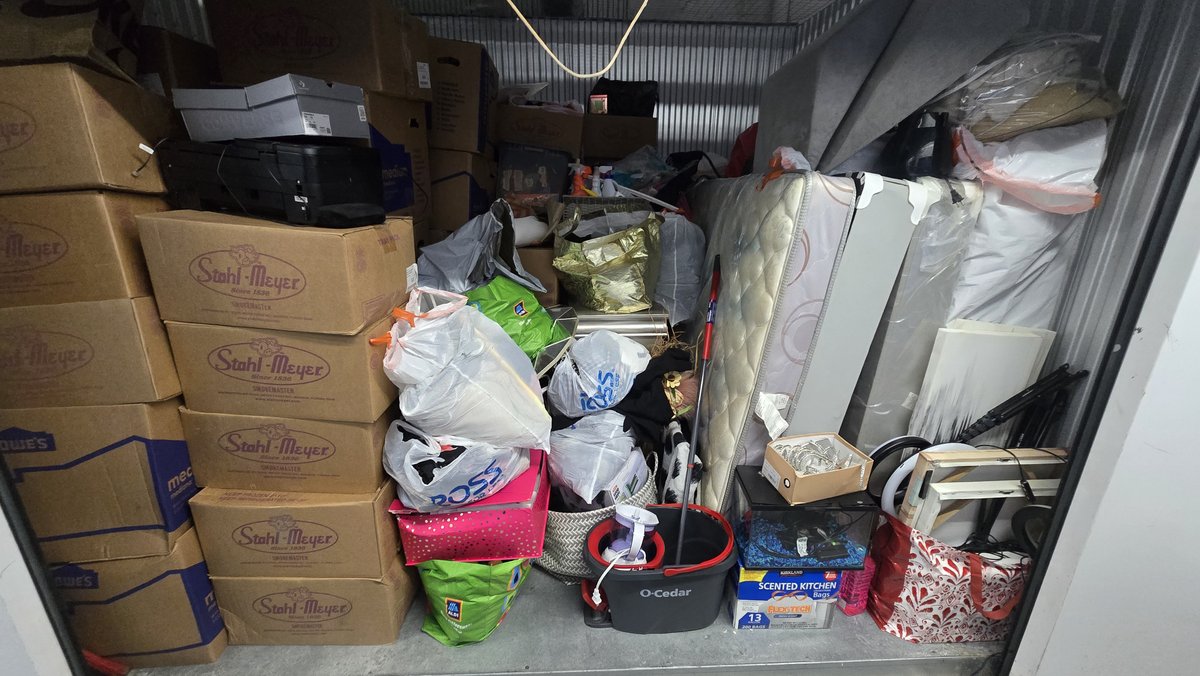 10 x 10 storage unit in Washington, DC