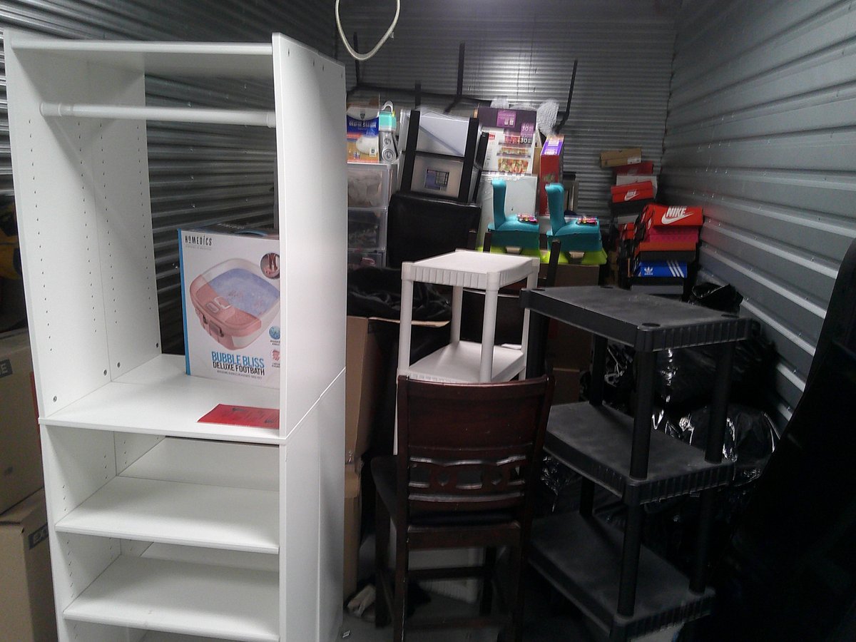 10 x 18 storage unit in San Diego, CA