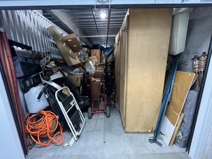 9 x 20 storage unit in Glendale, CA