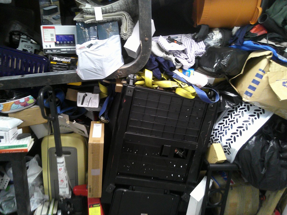 10 x 10 storage unit in San Diego, CA