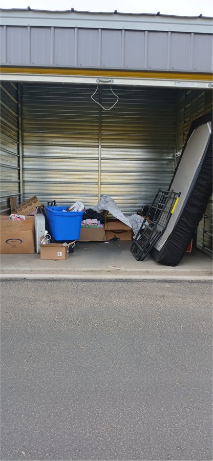 10 x 10 storage unit in Kennewick, WA
