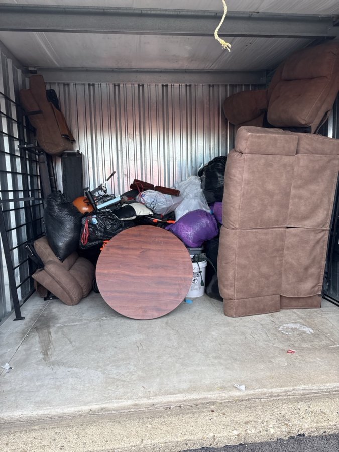 10 x 10 storage unit in Oak Creek, WI