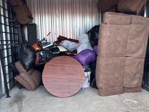 10 x 10 storage unit in Oak Creek, WI