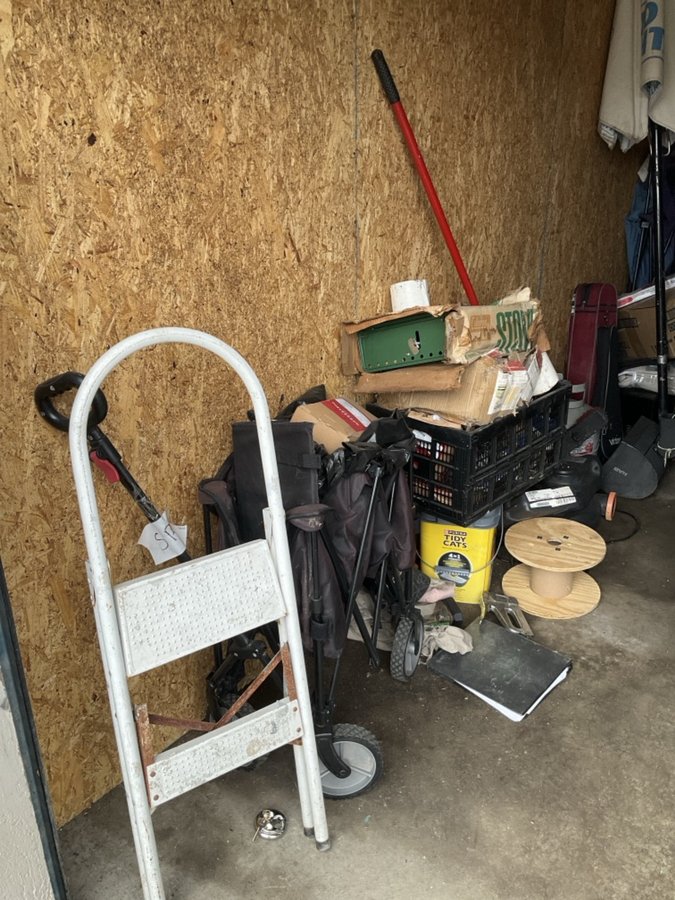 10 x 30 storage unit in Indianapolis, IN