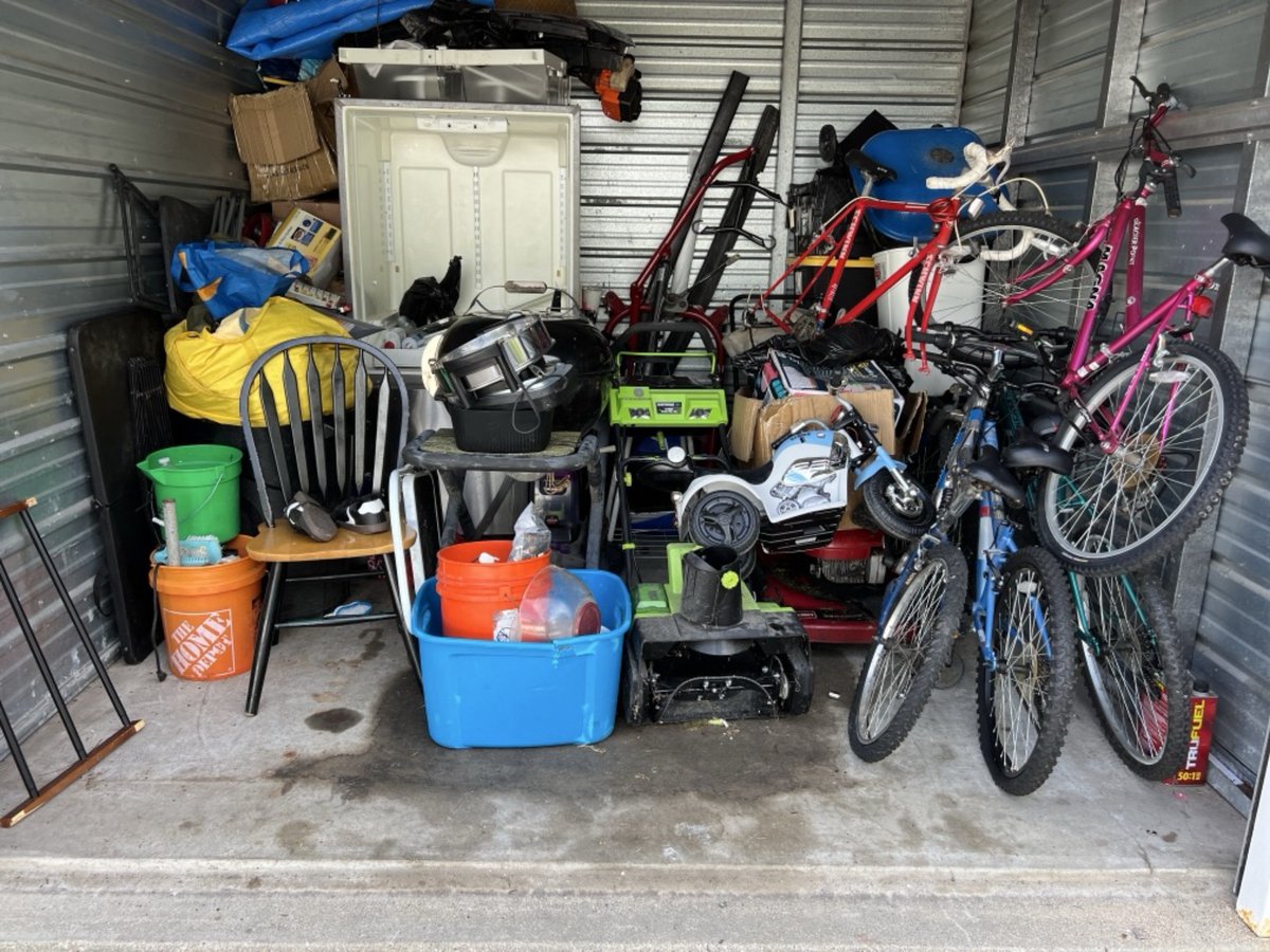 10 x 10 storage unit in Milwaukee, WI