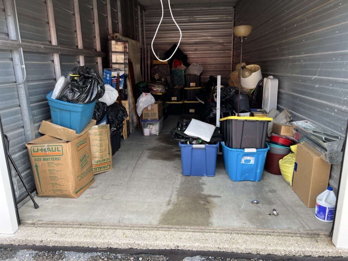 10 x 25 storage unit in Milwaukee, WI
