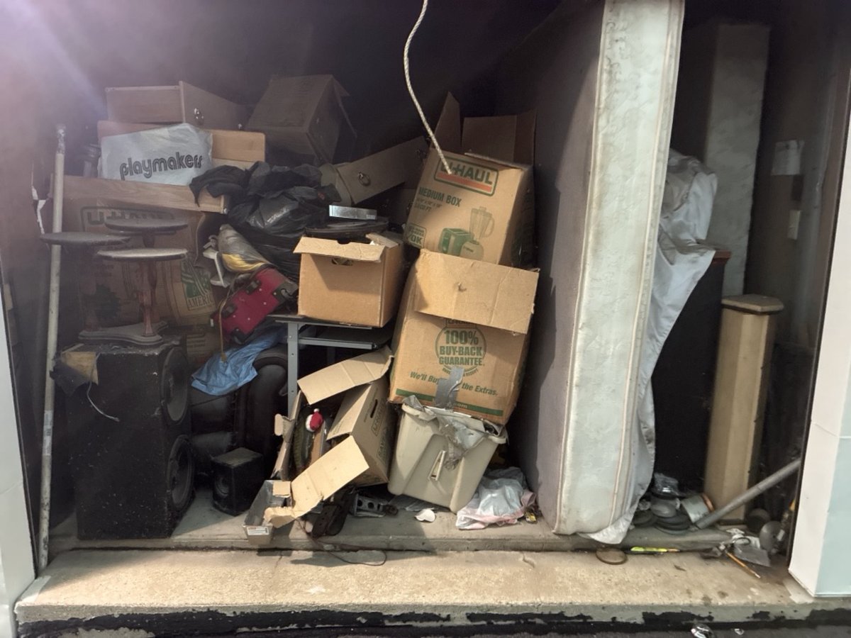 10 x 30 storage unit in Milwaukee, WI