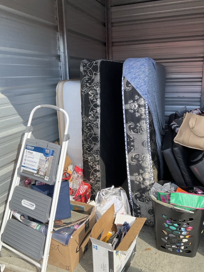 10 x 10 storage unit in Indianapolis, IN