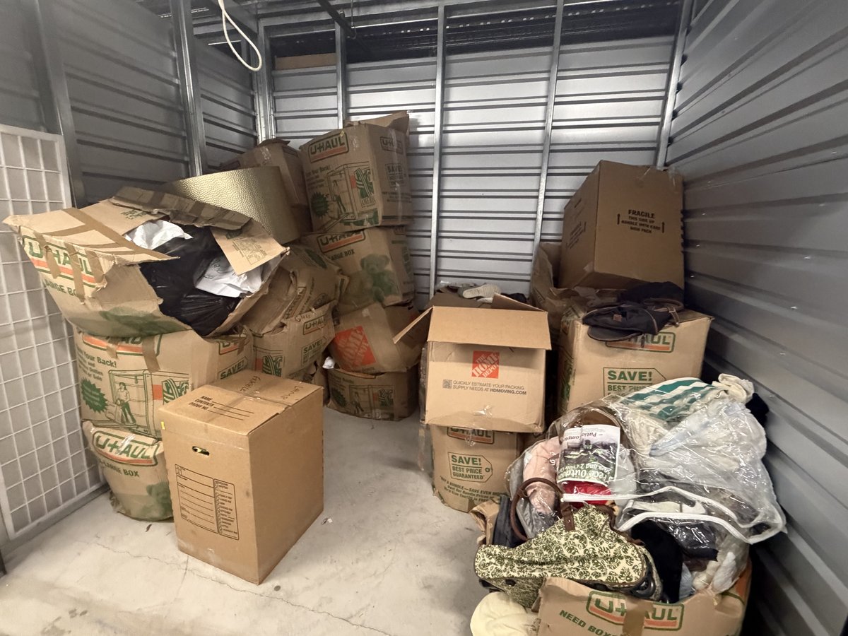 7 x 10 storage unit in Lacey, WA
