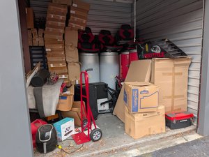 10 x 10 storage unit in Orlando, FL