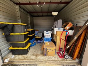 10 x 15 storage unit in Waldorf, MD