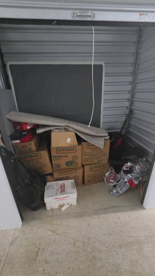 7 x 4 storage unit in Austin, TX