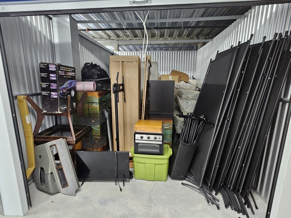 10 x 10 storage unit in Maitland, FL