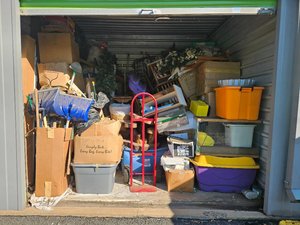 10 x 10 storage unit in Chantilly, VA