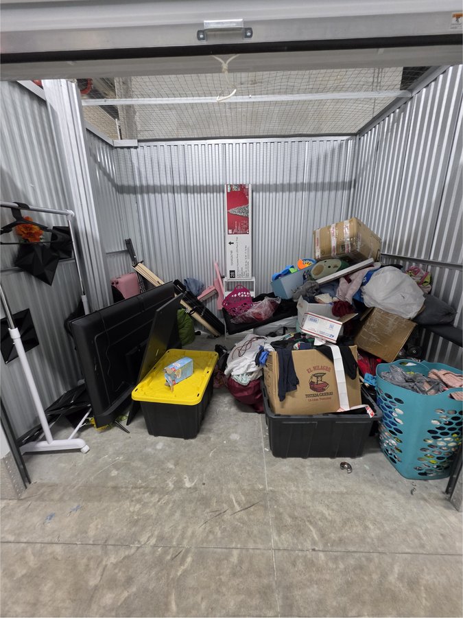 10 x 8 storage unit in Miami, FL