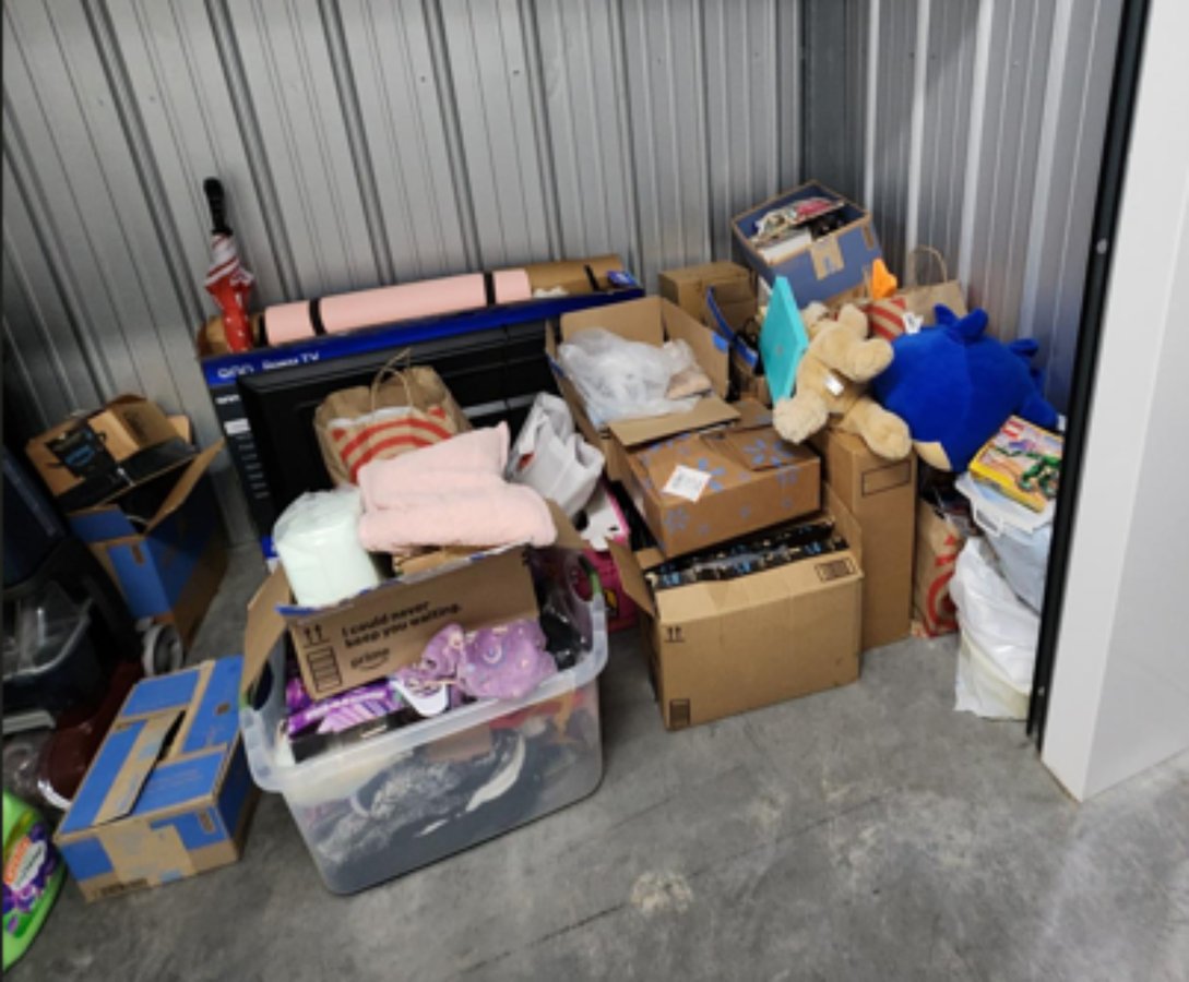 10 x 5 storage unit in Maple Grove, MN
