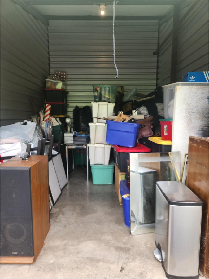 10 x 15 storage unit in Liverpool, NY