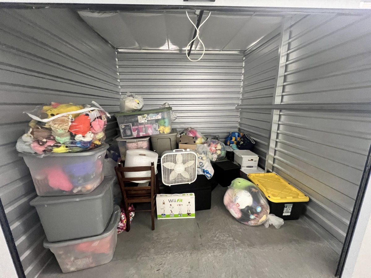 10 x 10 storage unit in Vancouver, WA