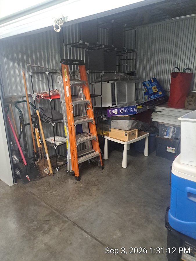 10 x 10 storage unit in Kearny, NJ