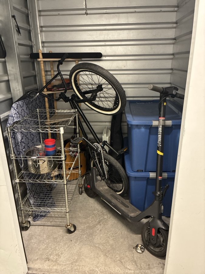 5 x 5 storage unit in Las Vegas, NV