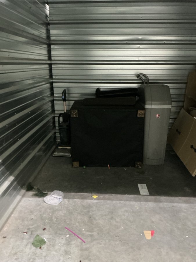 10 x 10 storage unit in Las Vegas, NV