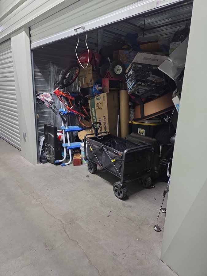 10 x 10 storage unit in Las Vegas, NV